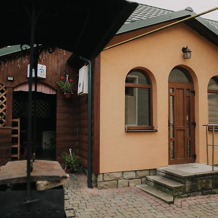 Dereviy Villa Jaremtsje Buitenkant foto