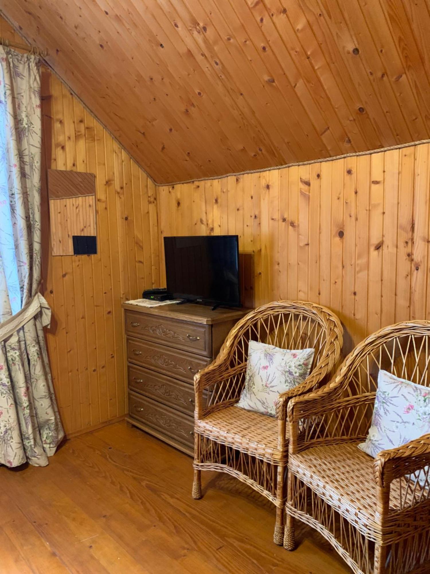 Dereviy Villa Jaremtsje Buitenkant foto