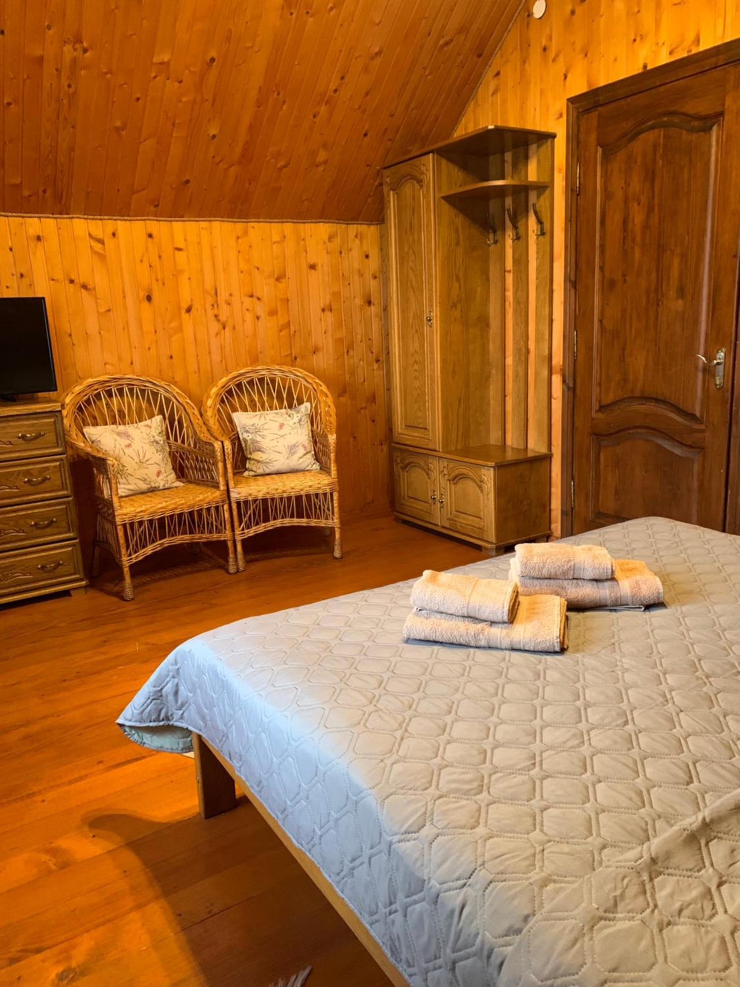 Dereviy Villa Jaremtsje Buitenkant foto