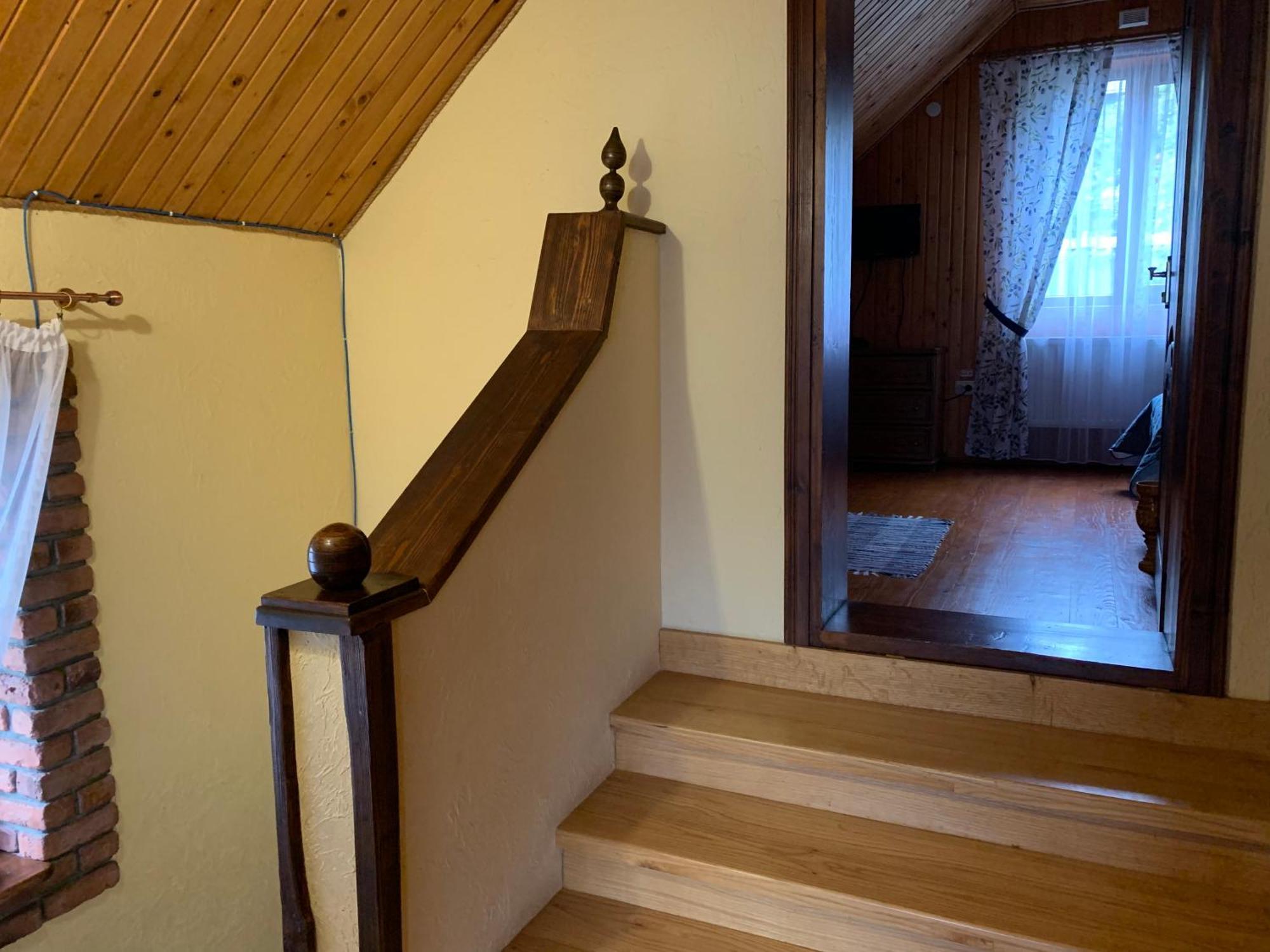 Dereviy Villa Jaremtsje Buitenkant foto