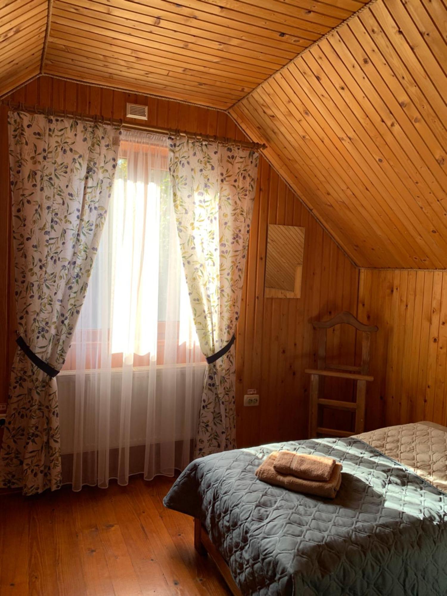Dereviy Villa Jaremtsje Buitenkant foto