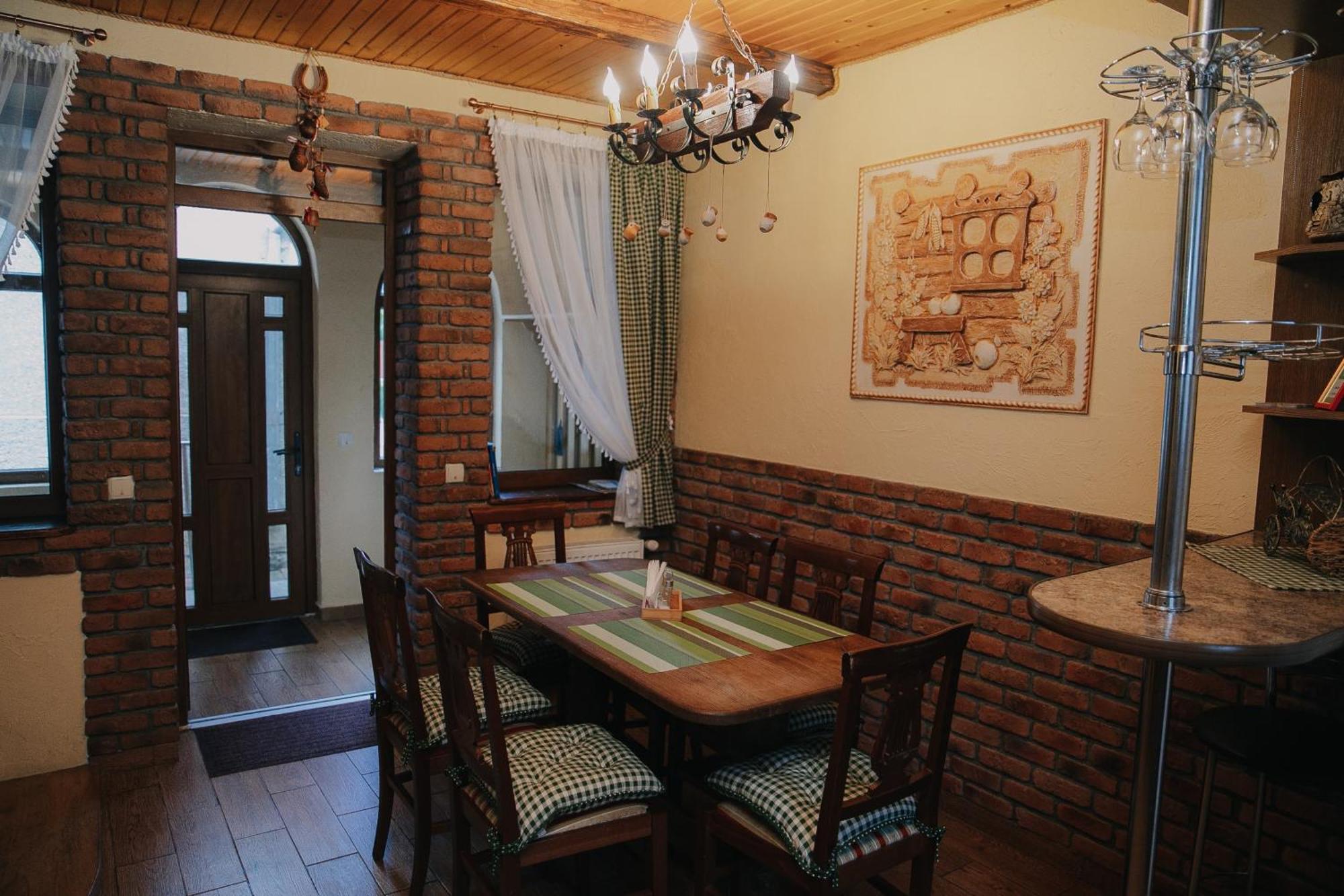Dereviy Villa Jaremtsje Buitenkant foto